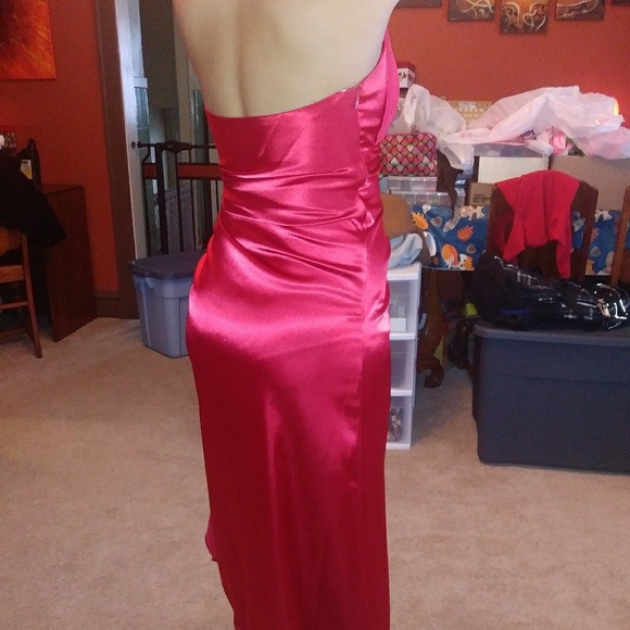 Long red formal/prom/homecoming dress - Picture 5 of 5